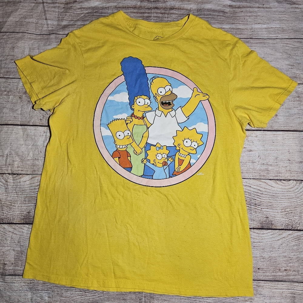 The Simpsons family graphic tee shirt